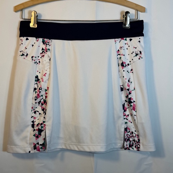 PGA Tour Dresses & Skirts - PGA Tour Whit with Colorful Geometric Design Skort Small